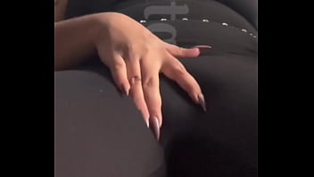 Preview 2 of Offic Blond - No sof&aacute_ gozando com vibrador