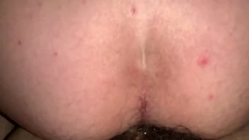 Preview 2 of Mandy Haze Sex For Money - Deitado no sof&aacute_ e o marid&atilde_o sentado de costa na piroca