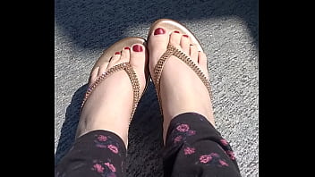 Preview 4 of Courteney Cox Nude - Raven Quick Feet Peek