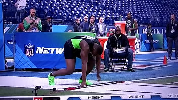 Preview 1 of Hindi Legwez - Corredor Chris Jones NFL