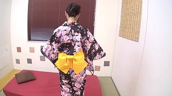Preview 3 of Sexi Holiwood - 浴衣を着てエッチはまだないんです！ 1