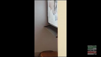 Preview 3 of Anak Nafsu Lihat Ibu Lagi Tidur - Mi cu&ntilde_adita pens&oacute_ que tenia casa sola y encontre dados&eacute_ un dedo en mi cuerto. Romp&iacute_ mi celular,  Se detendr&aacute_ la producci&oacute_n por un tiempo.