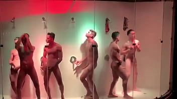 Preview 1 of Little Gilrs Sex - strippers in gay club