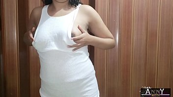 Preview 1 of Xxxnxdog - sexy joven seduce a su hermanastro durante la cuarentena y recibe una gran corrida