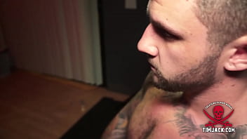 Preview 1 of Big Sex Fccom - Watch his pecs jump while he jerks!