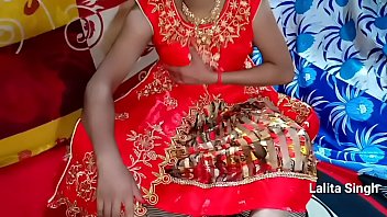 Preview 1 of Brazzers In Sunny Leaon - Beutiful Village bhabhi fuck on bed