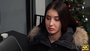 Preview 2 of Capfzjnsy - DEBT4k. La directrice du club de nuit Monica Wet vend la chatte