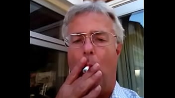 Preview 1 of Cuzinho No - Smoking example for all