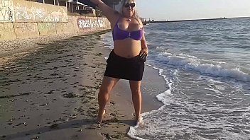 Preview 1 of Nelo Puebla - Hot milf masturbation on beach. So horny outside