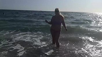 Preview 4 of Nelo Puebla - Hot milf masturbation on beach. So horny outside