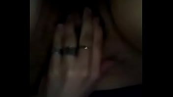 Preview 2 of Si Montok Porn Video - Mi amiga casual me pasa esto.