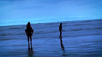 Preview 1 of Usa Mom And Son Fuck - Casais fazer orgia em plena luz do dia em praia publica