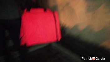 Preview 1 of Vhleuerrw - Pedi o entregador lanche e paguei com o cuzinho e ganhei leite.