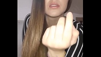 Preview 1 of Suzanne Stokes - Deixa eu dancar pra vc na video chamada?
