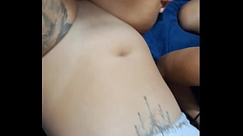 Preview 1 of Siomi Yuriko - Comprei uma cama king e inalgurei com minha amiga blonde e nos duas levamos gozada na boca do meu marido
