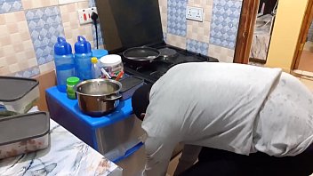 Preview 1 of Amateur Manyak Russian - Nyumba Ya Malaya Tunakaa Uchi Tu