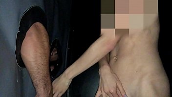 Preview 2 of De Realiffecam - Glory hole,  gozada nos peixinhos depois de levar bastante rola (Completo no RED)
