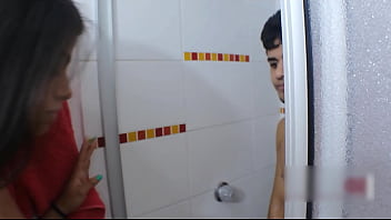 Preview 1 of Jolok Bini Kawan - FLACA CALIENTE DE 18 A&Ntilde_OS COMPARTE LA DUCHA Y TERMINA CON LA BOCA LLENA DE SEMEN DESPUES DE CABALGAR UNA GRAN VERGA DURA