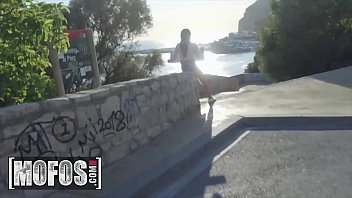 Preview 1 of Video Porn Pake Penis Palsu - Busty babe (Sasha Coxx) bounces on a big cock by the beach - MOFOS