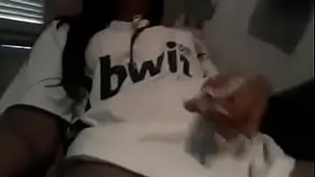 Preview 1 of Duck Touch With Ass On Bus - V&iacute_deo de verifica&ccedil_&atilde_o