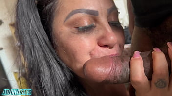 Preview 2 of Bangladesh Xax - MANDEI MEU MARIDO CORNO CATAR LATINHA E DEI GOSTOSOS PARA O VIZINHO LA NO MEU BARRACO