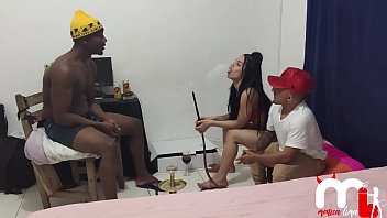 Preview 1 of Sexxx Za Move Africa - (Desejos de Gravida) Recebi o convite do Pistolinha Ator para furar a quarentena e ir foder com o negro dotado e sua esposa. ( Casal Porra Loka * AMOR E SEXO * Pistolinha Ator * Karen Oliver )