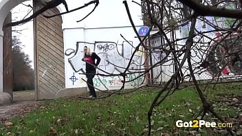 Preview 4 of Te Virgin - Blonde Cutie Pees In The Street