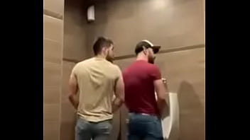 Preview 1 of Sexy Besty Wifecom - Banheirao gay natal/rn