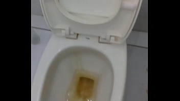 Preview 4 of Xanxx Son Mom - Vai um leitinho a&iacute_?