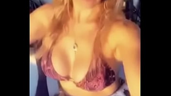 Preview 4 of Mothers With Duoder - Aracely Ar&aacute_mbula presumiendo su lindo cuerpo