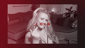 Preview 1 of Strp Moom - - Horny babe almost caught masturbating and squirting in public