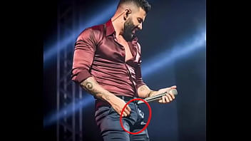 Preview 2 of Rough Pussy Eating Gang - CANTOR GUSTTAVO LIMA com a ROLA DUR&Iacute_SSIMA em SHOW SP