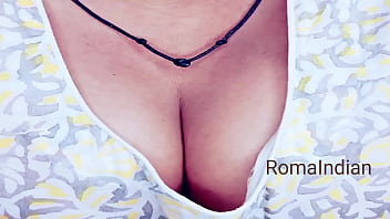 Preview 1 of Abg Mrmek Camgrog - Hot desi show cleavage to stepbrothers