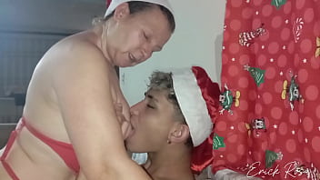 Preview 3 of Bangcom Pirn - Depois da ceia de natal enteado tarado pega a m&atilde_e do seu padrasto e da piru pra ela