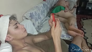 Preview 1 of Bangcom Pirn - Depois da ceia de natal enteado tarado pega a m&atilde_e do seu padrasto e da piru pra ela