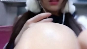 Preview 2 of Dog Ar Mane Xxx Bf - 超淫蕩女人自拍挖鮑魚就是要讓人家看光光