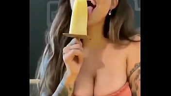 Preview 2 of Xxhide Bf - Gorgeous girl sucking big size ice cream