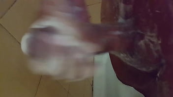 Preview 3 of Young Presley - Paja en la ducha