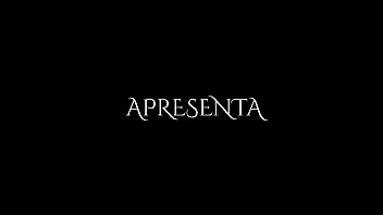 Preview 1 of Porno Tv Streaming - (New) Gr&aacute_vida vadia exibindo sua barriga e mais um pouco durante seu banho na quarentena!