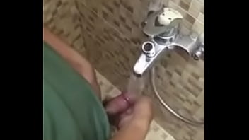 Preview 4 of Mom Sex Viden - Rửa cu sạch sẽ trước khi l&acirc_m trận