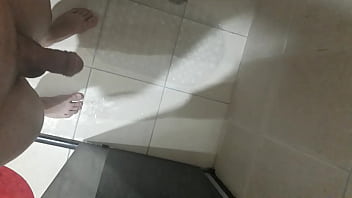 Preview 1 of Bbc Owned Compilation - Ficando de pau duro no banho