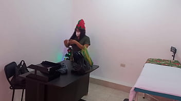 Preview 2 of Misskellyk - CHRISTMAS FULL OF SENSUALITY!! LATINA WITH A BIG VAGINA TOUCHES HERSELF DIRTY AT WORK