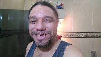Preview 1 of Hi Ho - MAIS UM VIDEO E MIJANDO SENTADO PORQUE N&Atilde_O TENHO NENHUMA MULHER PARA GRAVAR PORNO COMIGO