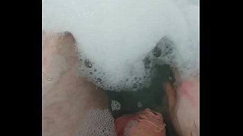 Preview 1 of Chinese Mom Son Hairy Usa Sex - meine Vorhaut zur&uuml_ck gezogen und gepisst