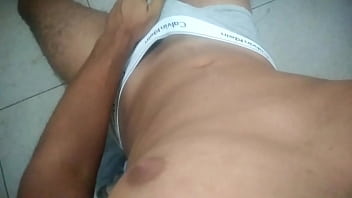 Preview 1 of Masala Movie Sex - Novinho excitado no banho