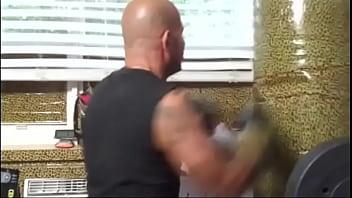 Preview 4 of Border Xxxp Atrol - ITALIAN PORN STAR MAXXX LOADZ WORKING OUT  AT THE JERSEY SHORE G T S GYM TAN SEX
