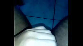 Preview 3 of Angell White Anal - Brincando debaixo da ducha