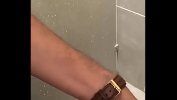 Preview 2 of Arab Nik Lesboager - CREAMPIE BRAZIL - MARCOS GOIANO DANDO EM BANHEIRO P&Uacute_BLICO PARA UM PUTO DOTADO
