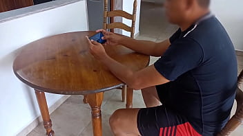 Preview 1 of Sexxxxxs Vig - Padrastro le es infiel a su hermosa esposa con la hijastra que esta de lo mas de buena y rica se lafolla por su rico culo sin esperar a nadie llegan acasa y lo pillan en pleno sexo - Esposo cometiendo infidelidad con hijastra de 18yo cum slut hot.