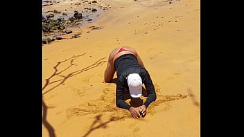 Preview 3 of Mom Oda Mako - Ladysilva latina gay bunda gostosa na praia